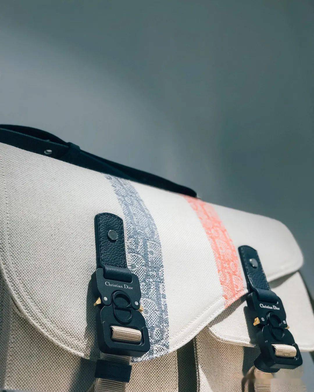 Stussy|10万的Dior X AJ不算啥，20万的Dior踏板车才是真香！