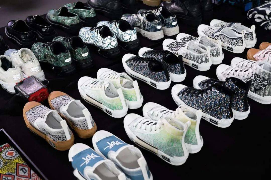 Stussy|10万的Dior X AJ不算啥，20万的Dior踏板车才是真香！