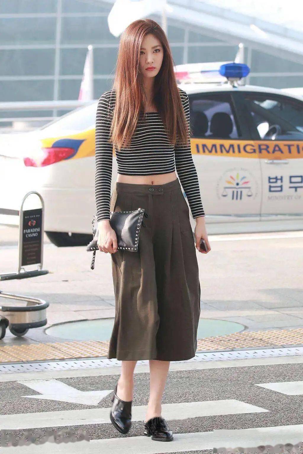 盲目跟风|换发型怕踩雷？拒绝盲目跟风，学会这3个技巧，超显气质还能“一键瘦脸”！