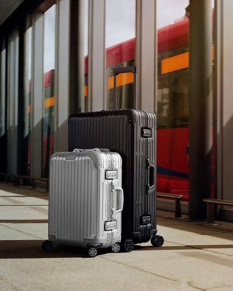 Stussy|10万的Dior X AJ不算啥，20万的Dior踏板车才是真香！