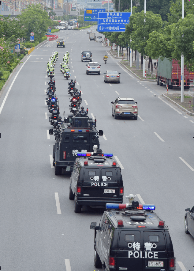 今天,厚街大批警力街头集结!