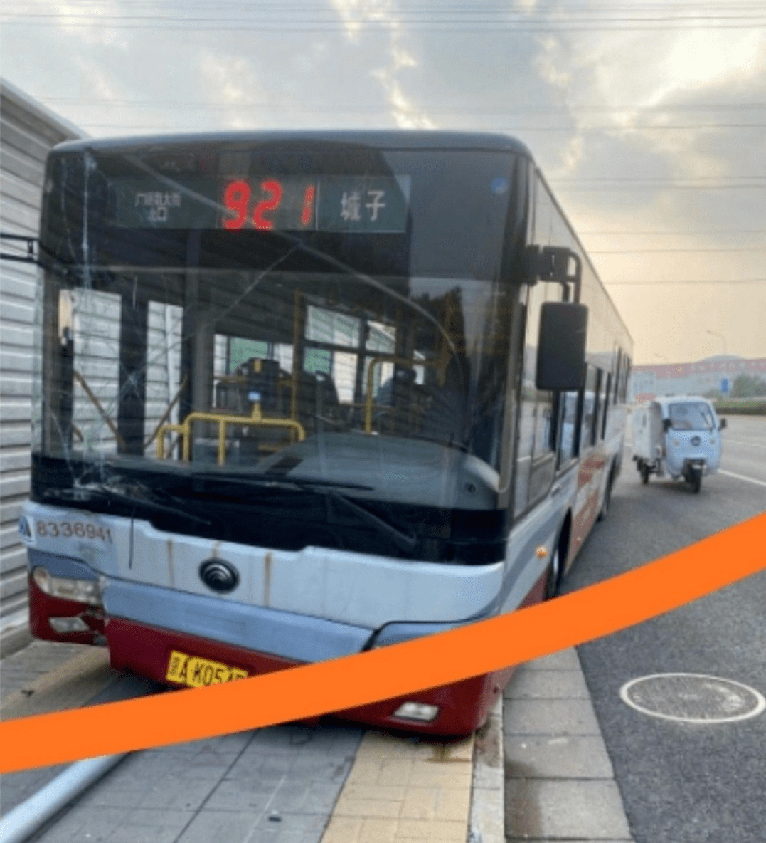 疯狂猜成语南北中间一辆车_一的成语疯狂猜成语图(3)