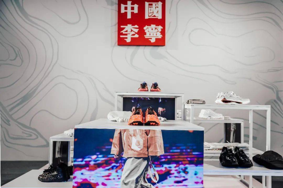 时装周|凭什么李宁能连续走时装周？凭这几双鞋就「足」以证明