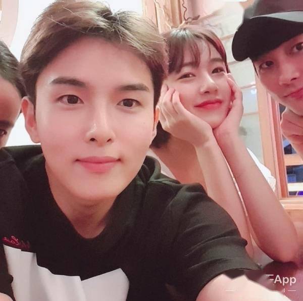 八卦爆料|原创SJ厉旭公布恋情并道歉，女友撞脸宋雨琦，粉丝曾目击两人接吻？