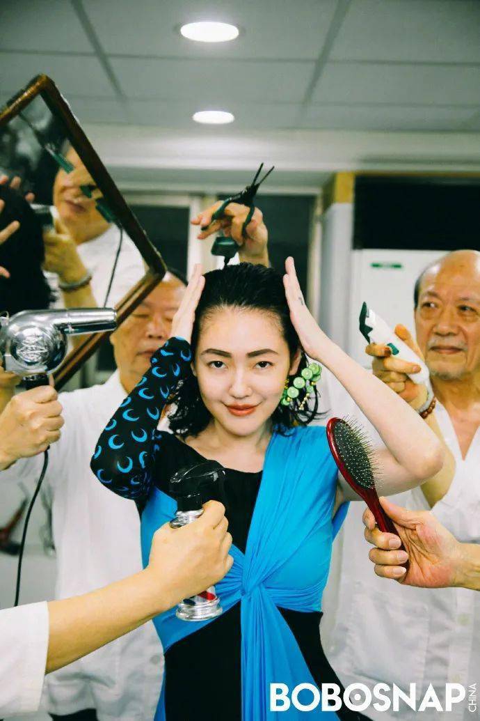 皮肤|小S“摇钱树”计划稳了！母女同登封面似姐妹这是医美的力量？