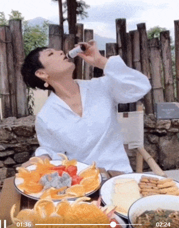 皮肤|小S“摇钱树”计划稳了！母女同登封面似姐妹这是医美的力量？