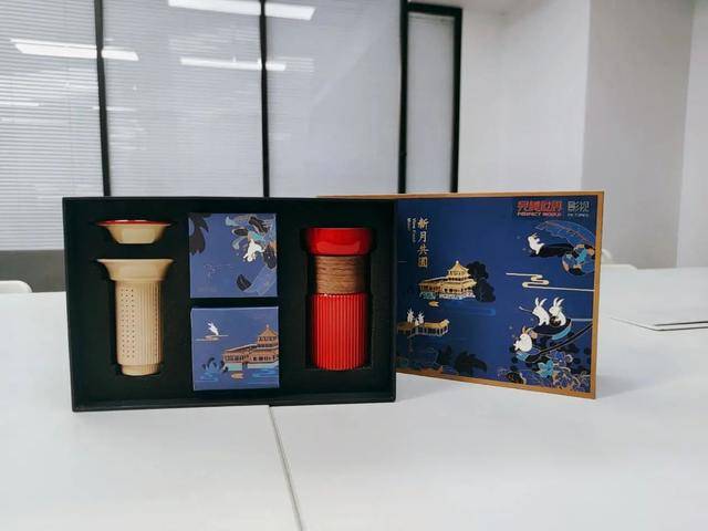 礼盒|开箱大赏，这届互联网月饼行不行？