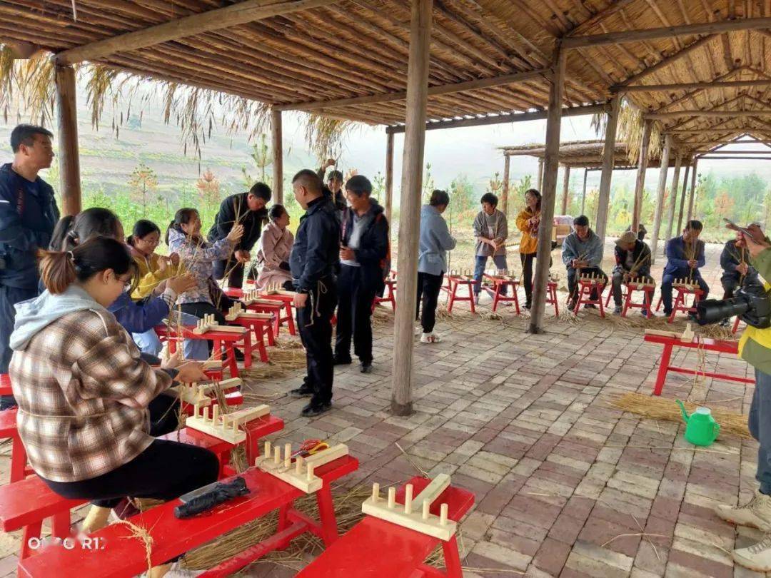 西吉这群人将镜头对准了西吉县公安局,龙王坝,将台红军寨等,讲述美丽