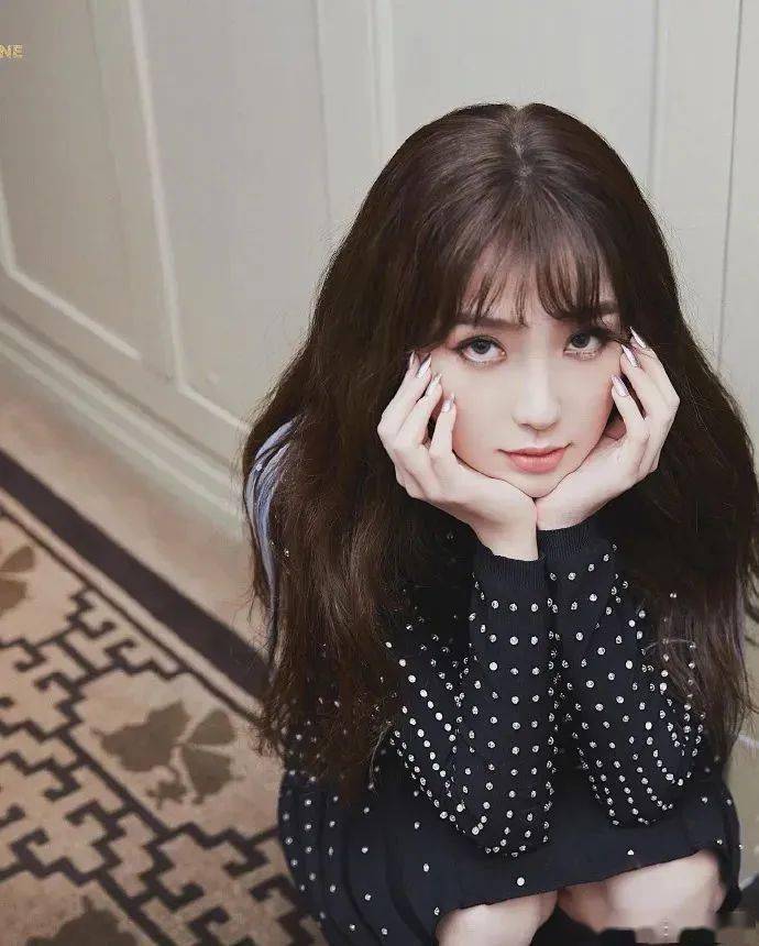 眼影|虞书欣眼影下至妆有点意思,化完有点女团那味儿了!