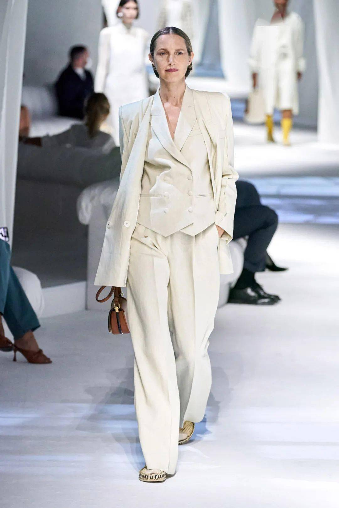 白色|一身白，云淡风轻的好看