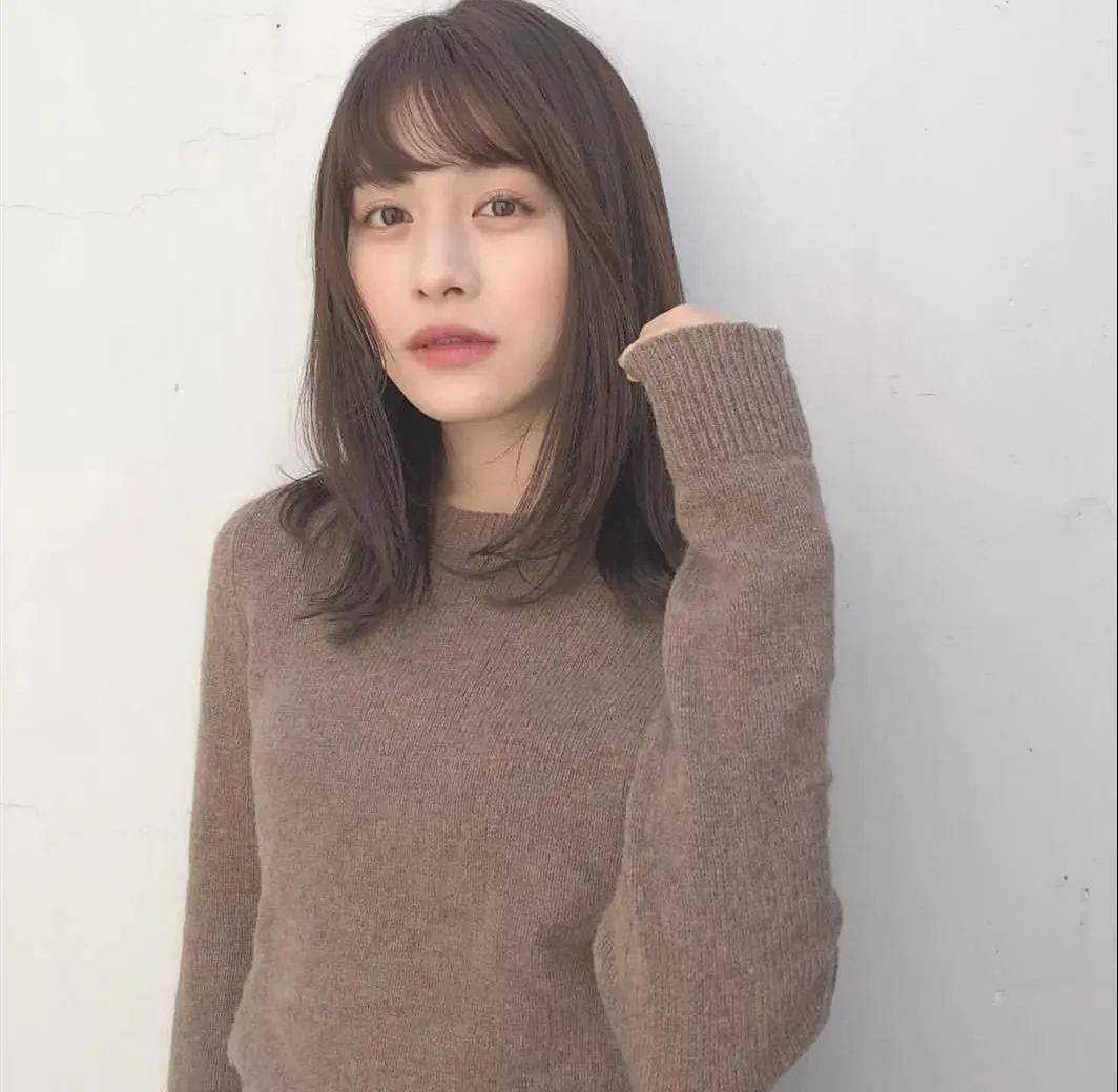 造型|入秋必选的第一款锁骨发造型