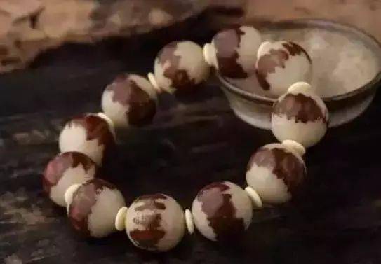 配饰|除了包浆，手串玩成这样才算高手！