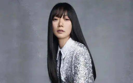 灯下看美人越看越动人 20d29f0e103245aabb5fe92e9c91e569.jpeg