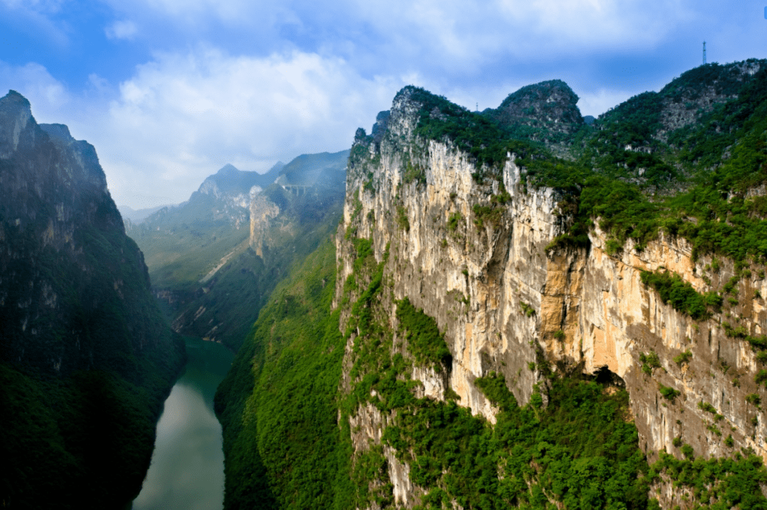 中国最长的峡谷——关岭花江大峡谷,号称"地球裂缝"