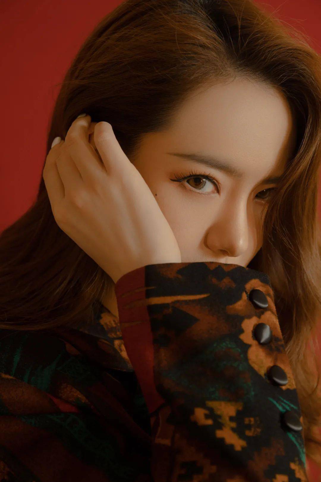 颜色|《心动的信号》戚薇聊心动，我却想聊她的妆容！