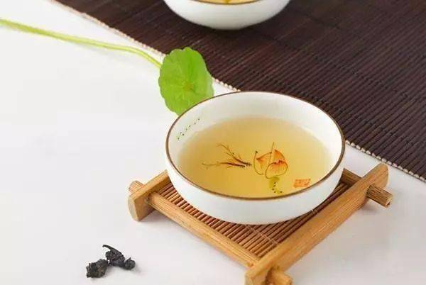 早上起床喝红茶好不好
