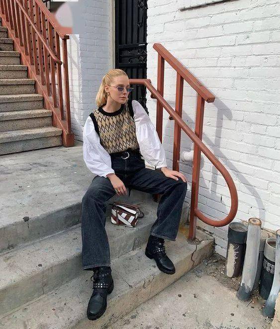 什么|穿衣搭配：外套里面穿什么？这3款基础内搭让你时髦整个秋天！