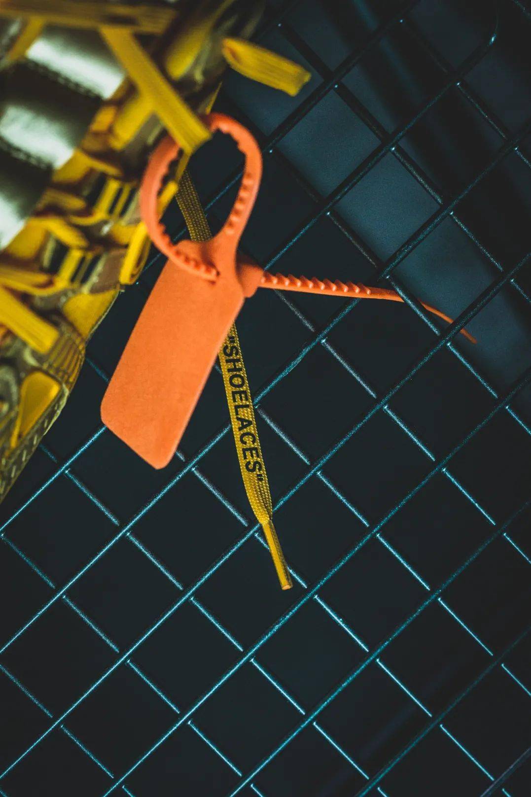 Off-White|500块钱,能否买一双 Nike × Off-White Rubber Dunk ?