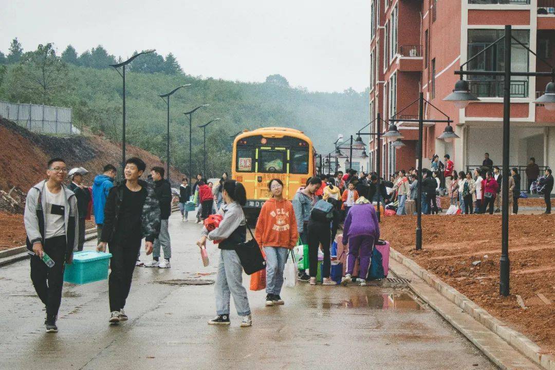 速来围观!常宁二中高一年级全体师生喜迎新校区搬迁,真羡慕这届学子.