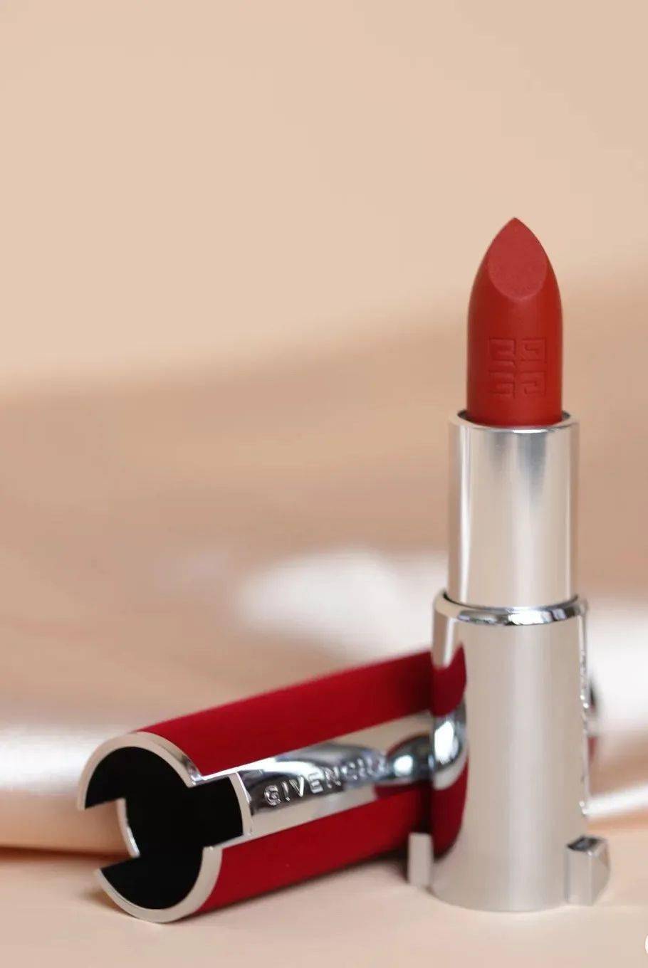 口红|大无语事件，追剧也能选色号？