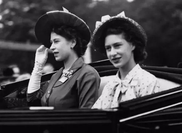 前夫|她是王室最“浪荡”公主，死后还遭前夫卖裸照！珠宝再多，也换不回圆满...