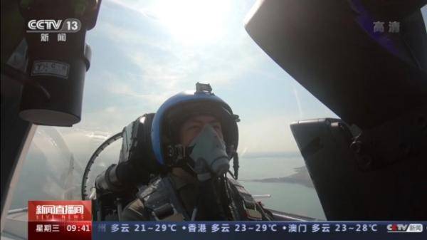 歼-15空中突发故障,飞行学员百余次零失误操作