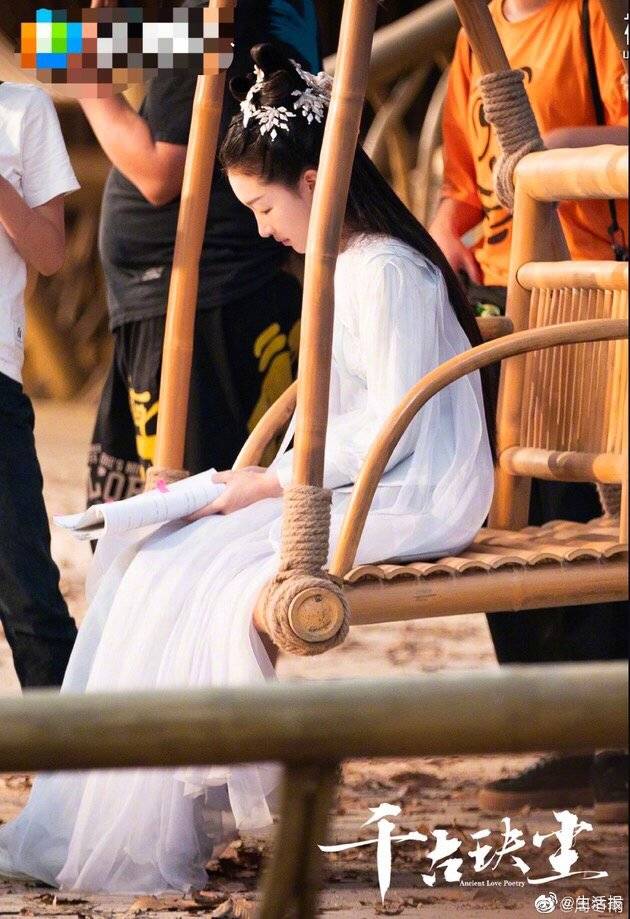 食材|周冬雨杀青粉丝送火锅花篮 连本尊都感叹第一次见