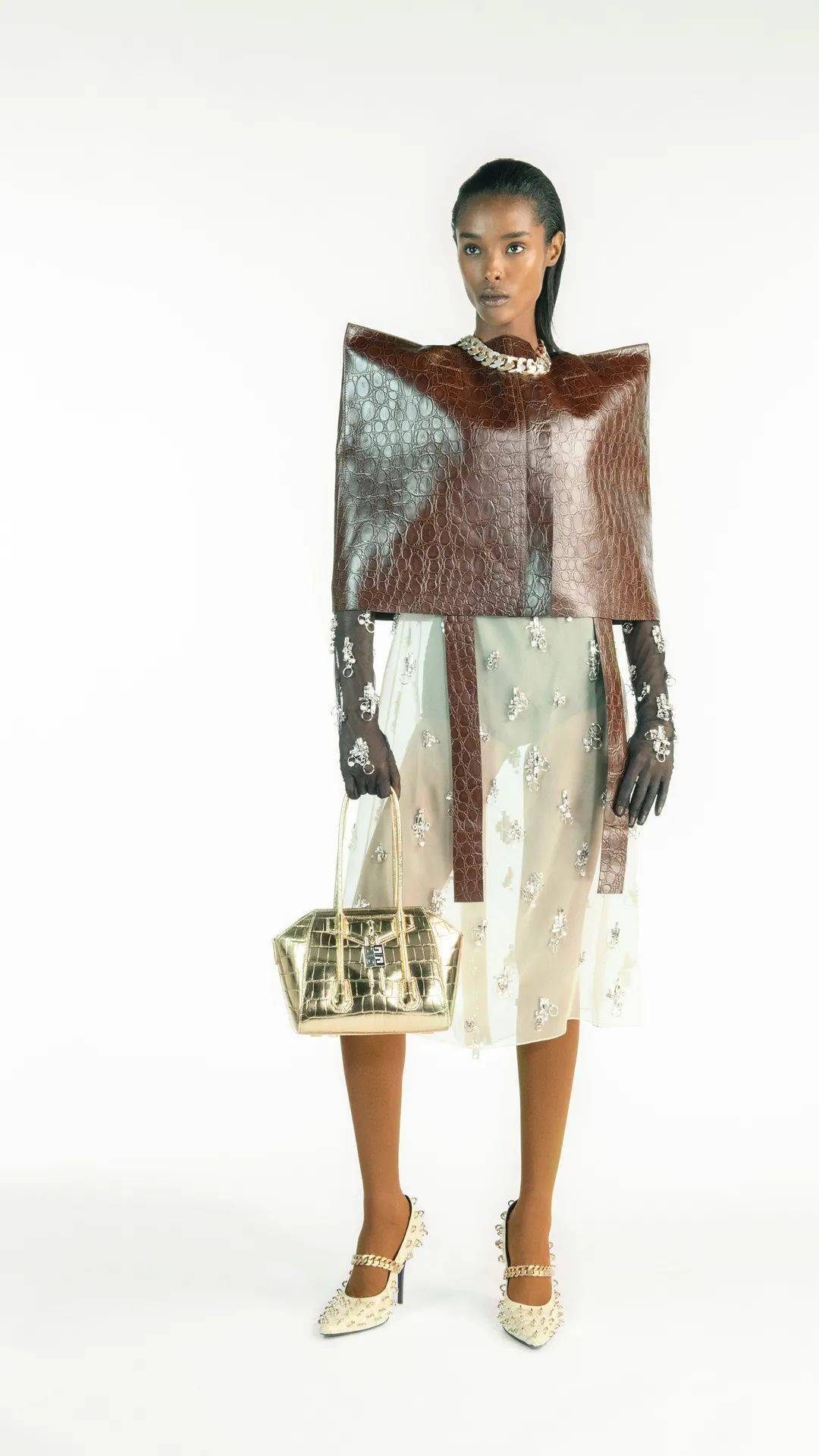 Waight|硬朗、精准、优雅又前卫，GIVENCHY换设计师后的首季度大赏！