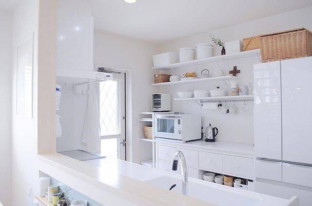 厨房|做饭效率高一倍！日本主妇间正流行的“动线收纳”！处处都是小心机！厨房空间瞬间大三倍