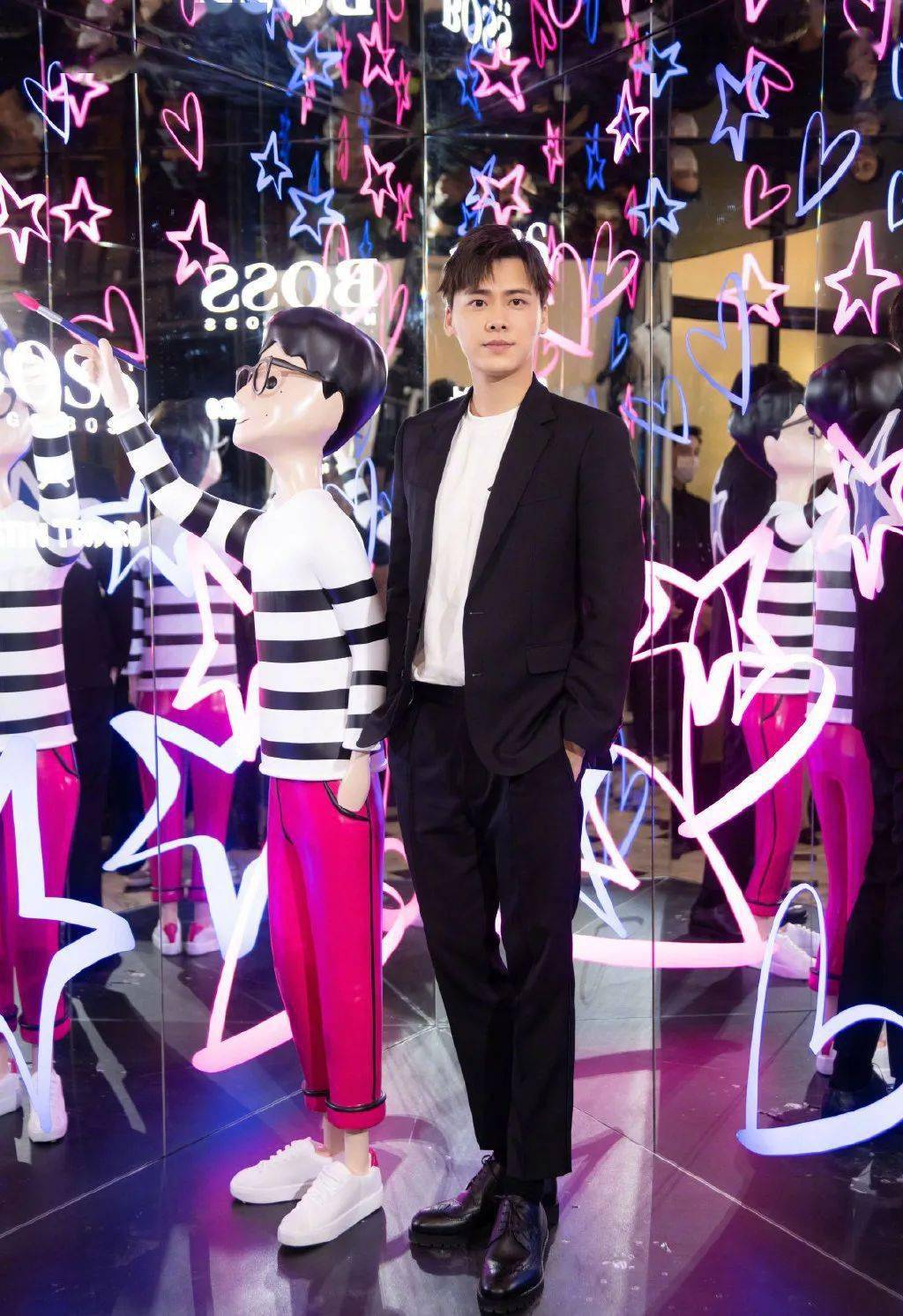 云看秀|坐在云看秀的虚拟前排上应该穿什么？