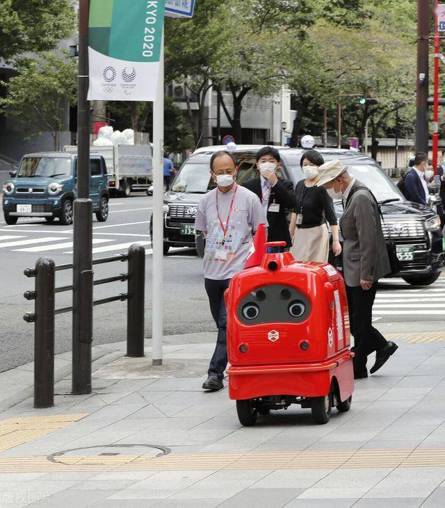 日本"邮差"机器人首上路,预计2021年推广使用,网友:可爱