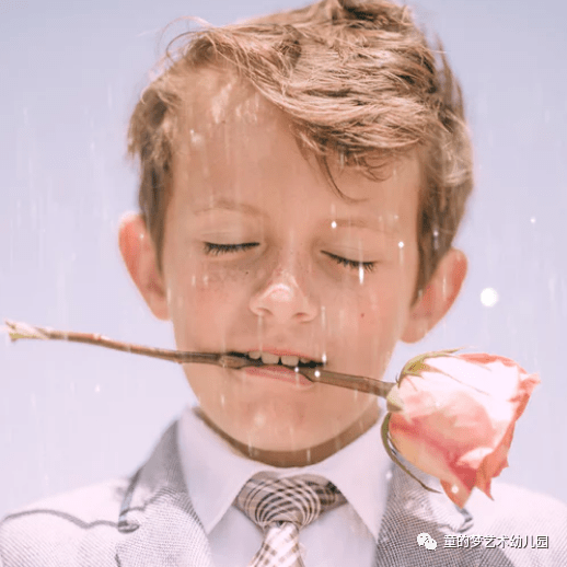 梦断门牙落，祈愿双亲安——解析梦见自己上门牙掉了两颗的深层含义与心愿