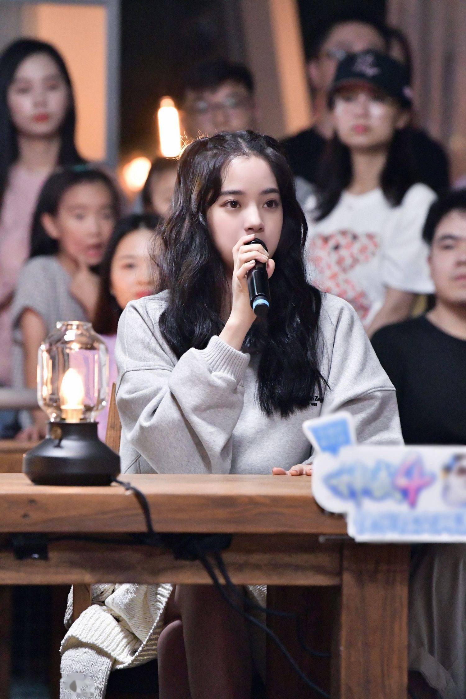 欧阳娜娜唱歌惊呆了所有人 cbbf34dfd0704ef289c33157d03aa549.jpeg