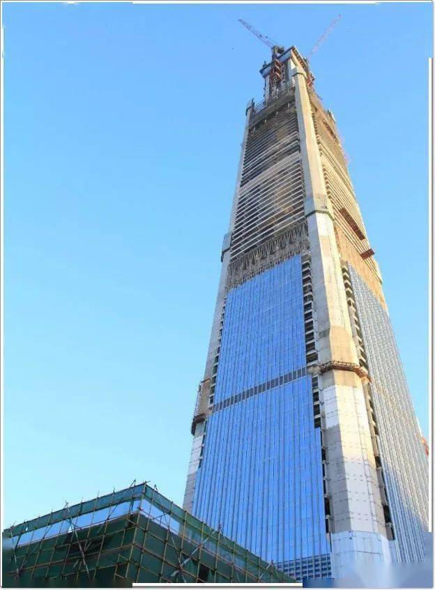 高银金融117大厦实景图命运最为多舛的当属武汉绿地中心,先是从规划的