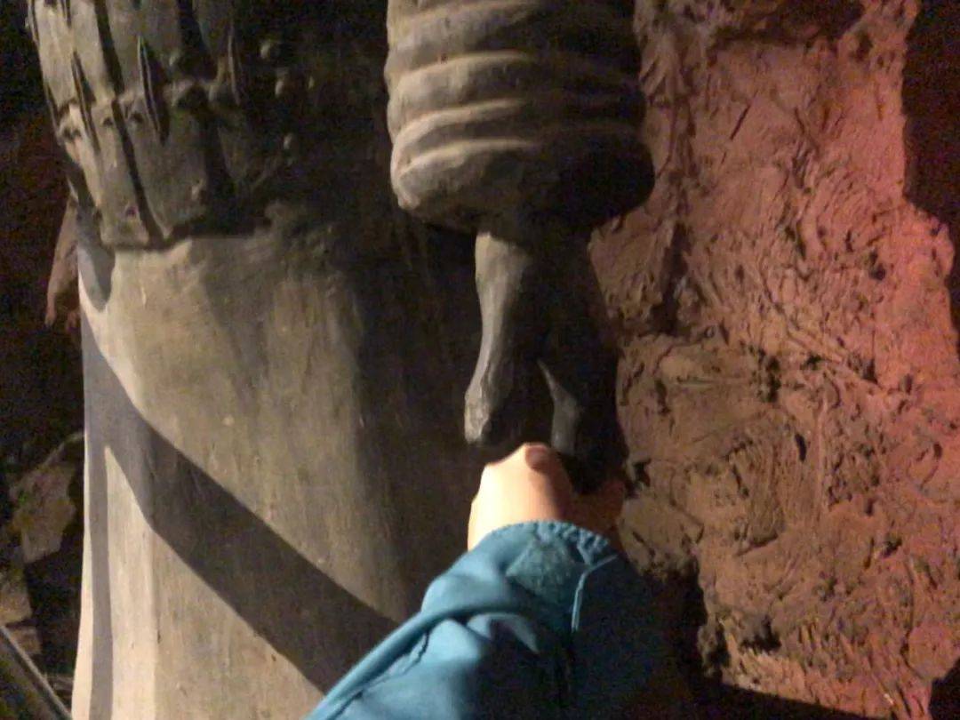 太离谱了，我被骗去看了西安最真的假兵马俑