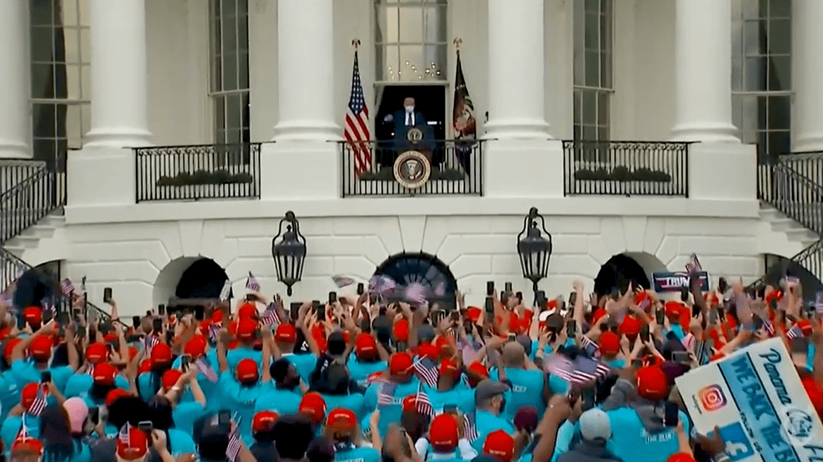 特朗普刚“复出”，白宫又违规了