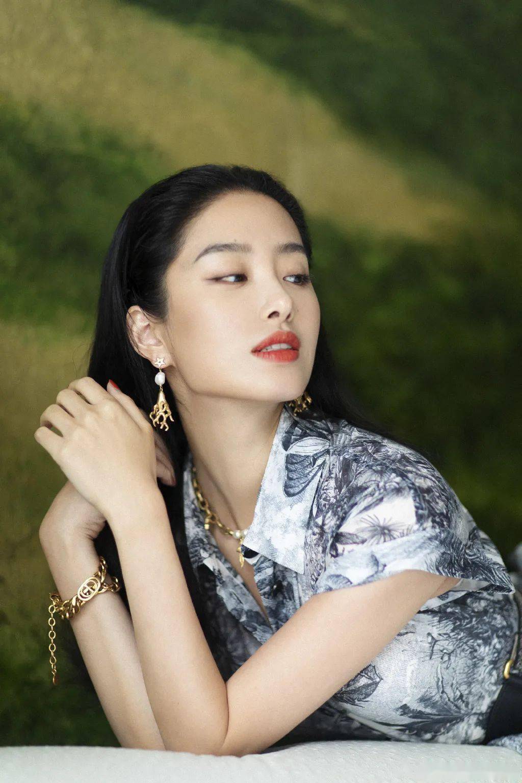 涂越白|美人计 | 肤色越来越健康的杨采钰，告诉你底妆真不用越涂越白