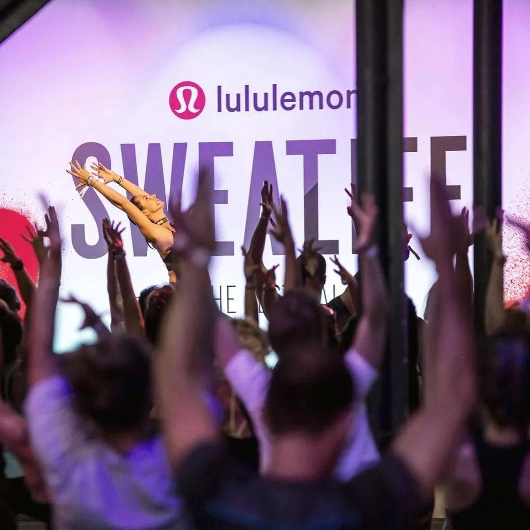 运动|神奇的lululemon：一条瑜伽裤，如何风靡全世界？