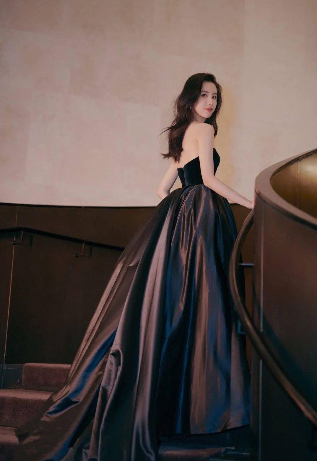 短发|2020 秋冬发型趋势，风情万种都是你