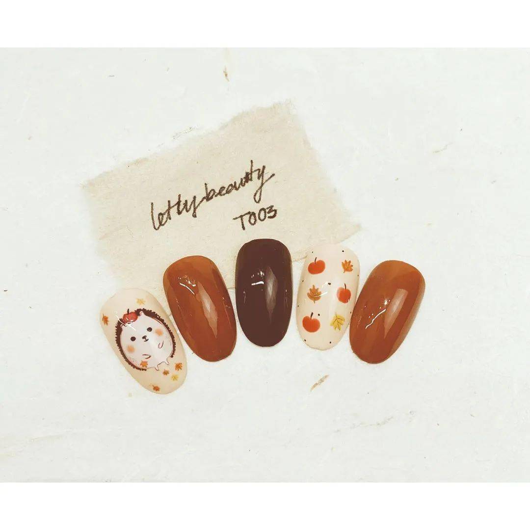 款式|赶紧存图！40款秋冬美甲，显白不挑人！