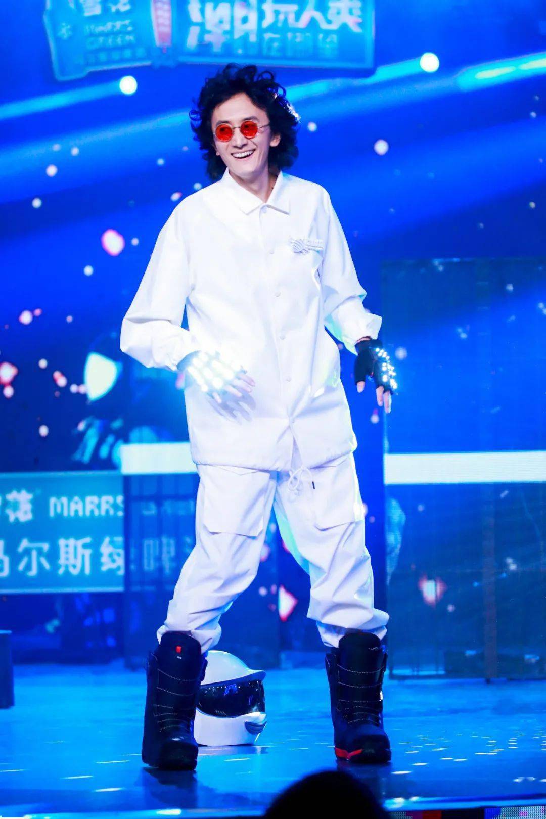 服装|二手玫瑰要进军潮流界了吗？