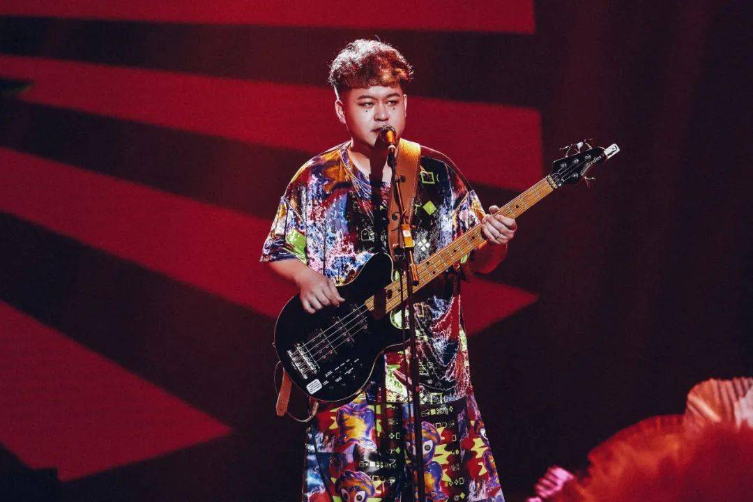 服装|二手玫瑰要进军潮流界了吗？