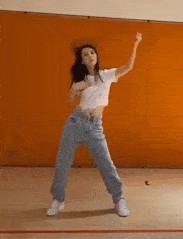 网友|天王嫂也想出道？方媛大胆跳舞因身体不协调遭嘲