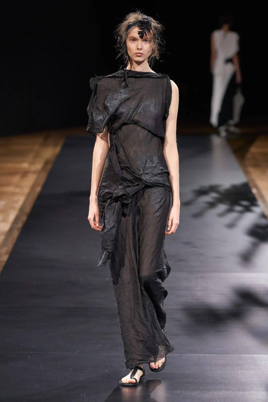 剪裁|Yohji Yamamoto 2021春夏丨标签式解构设计