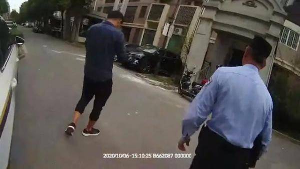 急疯了！金山一老人出门买菜迟迟未归，还走上