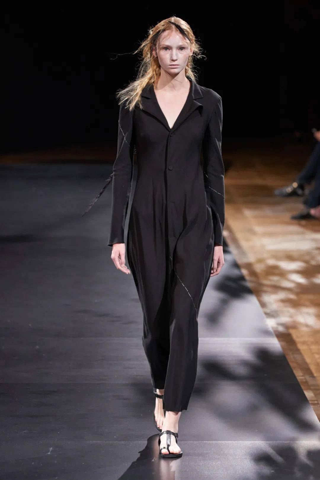剪裁|Yohji Yamamoto 2021春夏丨标签式解构设计