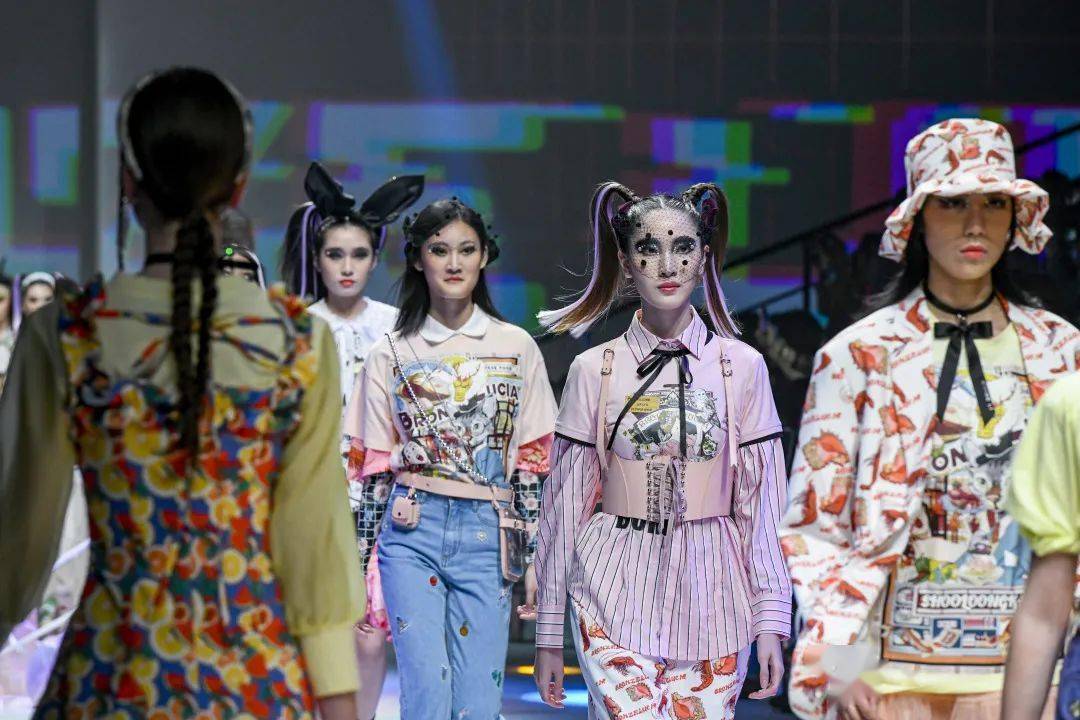 陆玺娅|不愧是你！本季最“拼”的设计师品牌～