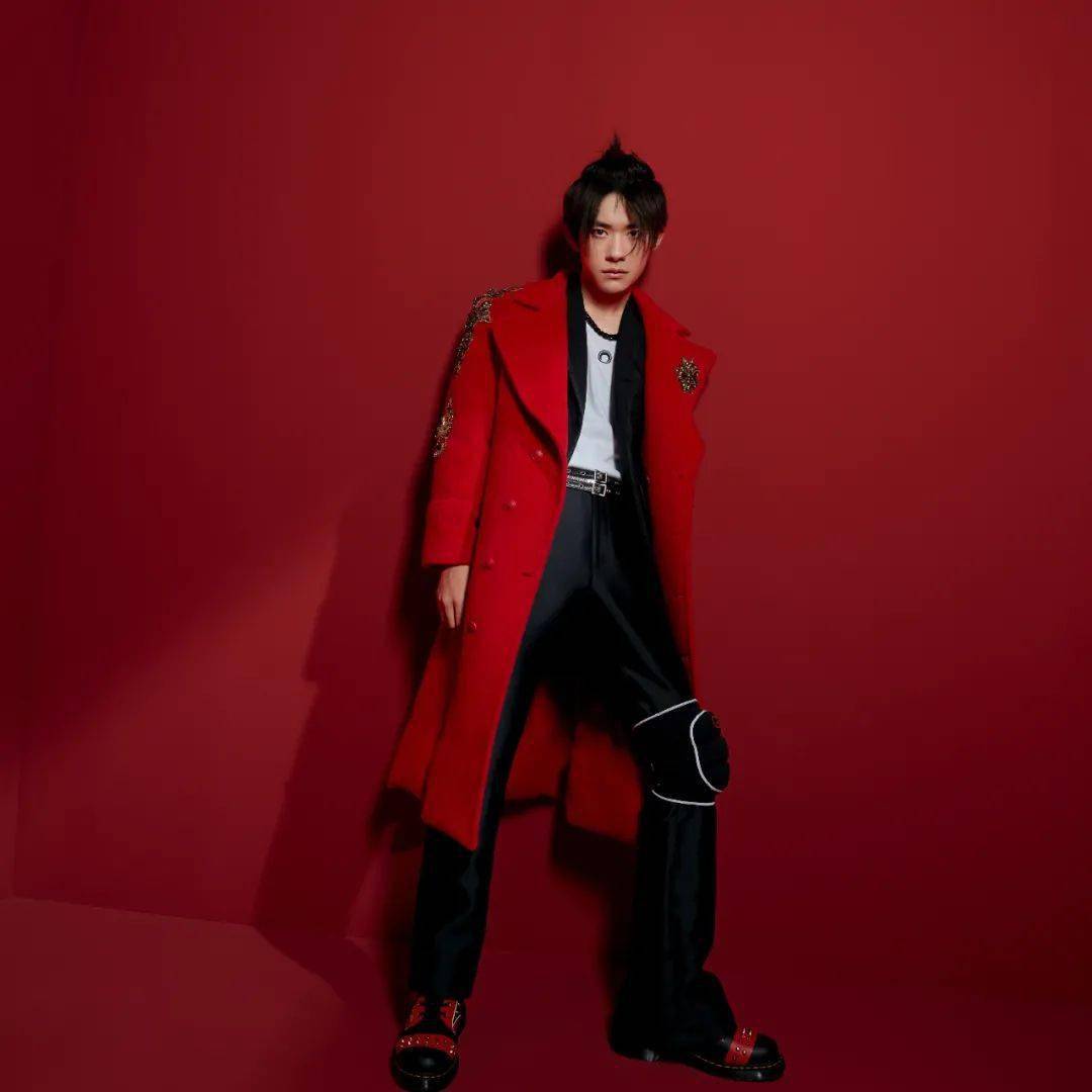 发丝|秋风吹拂发丝的温柔~是暖男啊