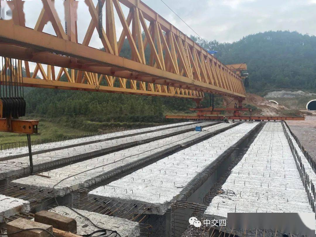 【项目动态】铜仁江玉tj-3标项目郑福村大桥左幅30米t梁架设完成
