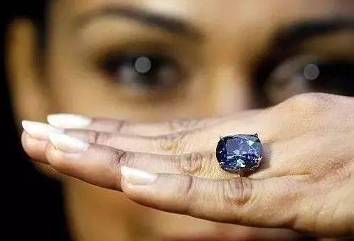 珠宝|【大象视界】刘銮雄随手卖点红酒到手5000万，这些才是富豪的传世之宝